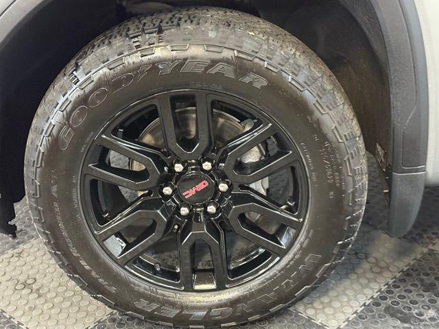 used 2023 GMC Sierra 1500 car, priced at $39,989