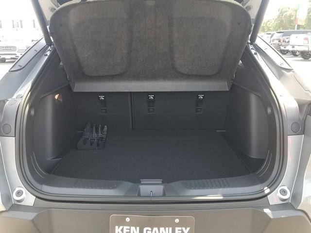 new 2025 Buick Envista car, priced at $27,125