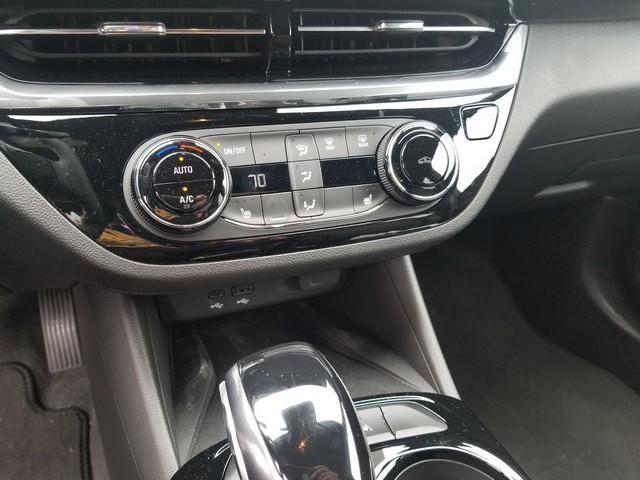 new 2025 Buick Envista car