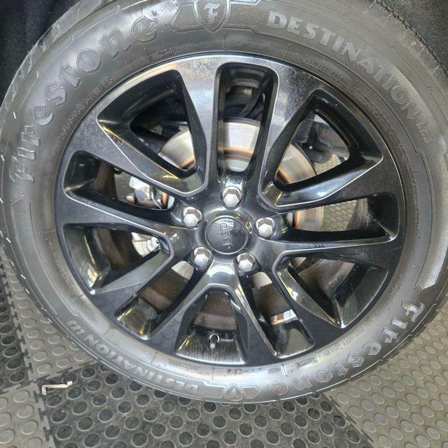 used 2021 Jeep Grand Cherokee car, priced at $15,995