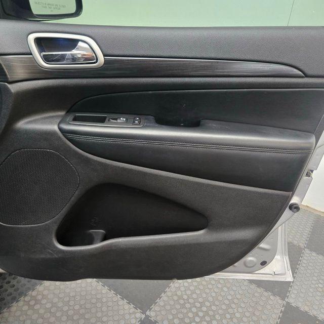 used 2021 Jeep Grand Cherokee car, priced at $15,995