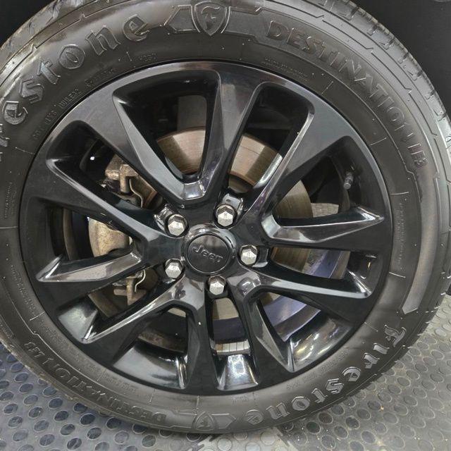 used 2021 Jeep Grand Cherokee car, priced at $15,995