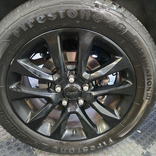 used 2021 Jeep Grand Cherokee car, priced at $15,995