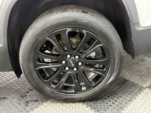 used 2022 GMC Acadia car, priced at $21,995