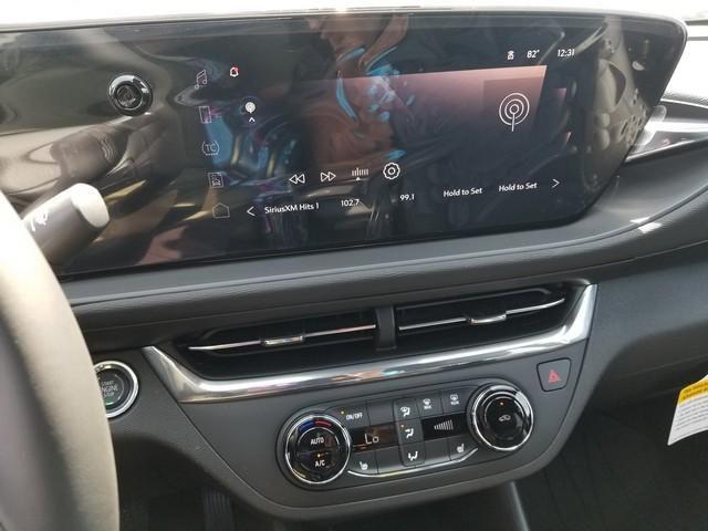 new 2025 Buick Envista car, priced at $27,125