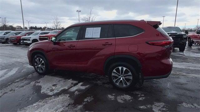 used 2022 Toyota Highlander car, priced at $32,580