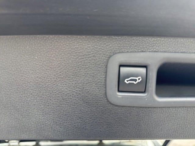 used 2021 Toyota Highlander car, priced at $34,680