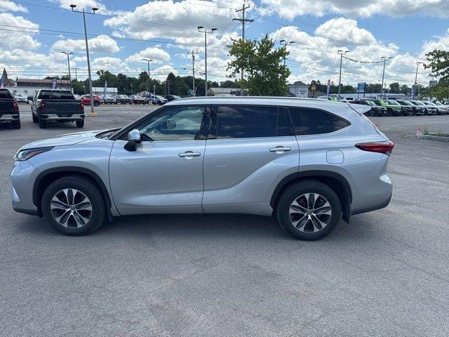 used 2021 Toyota Highlander car, priced at $34,680