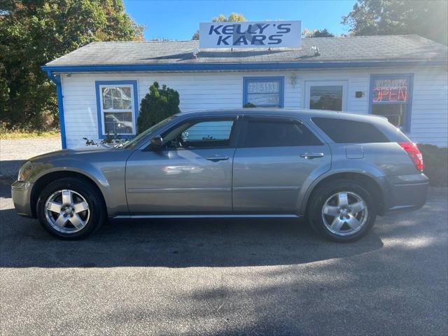 used 2005 Dodge Magnum car, priced at $7,995