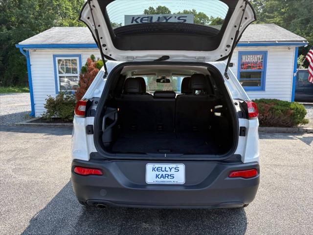 used 2018 Jeep Cherokee car, priced at $15,495