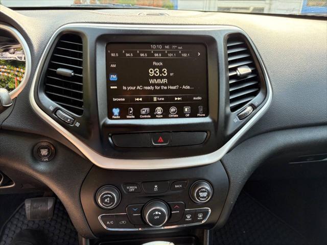 used 2018 Jeep Cherokee car, priced at $15,495