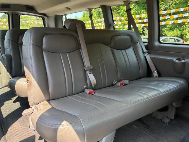 used 2003 GMC Savana 3500 car, priced at $6,995
