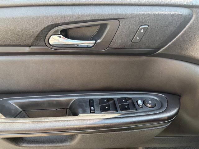used 2015 Chevrolet Traverse car, priced at $10,995