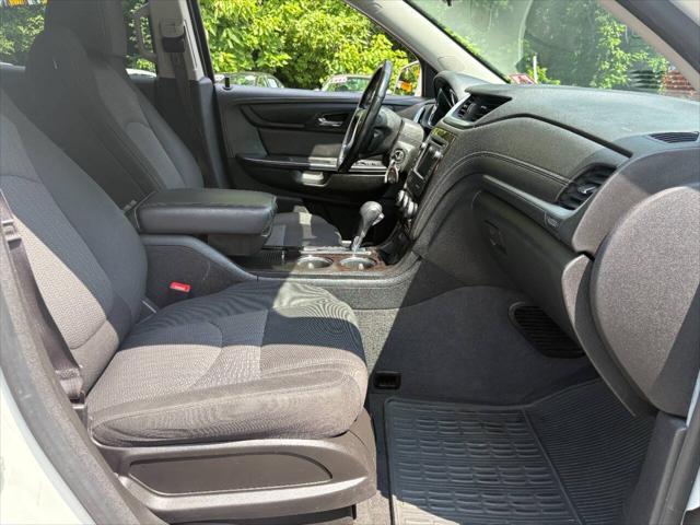 used 2015 Chevrolet Traverse car, priced at $10,995