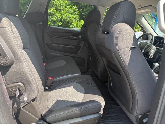 used 2015 Chevrolet Traverse car, priced at $10,995