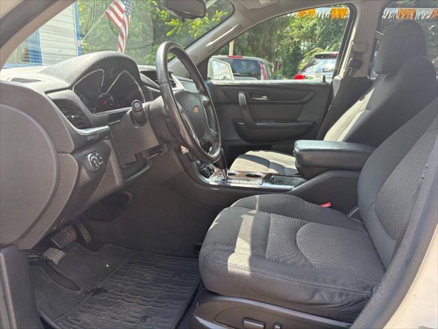 used 2015 Chevrolet Traverse car, priced at $10,995
