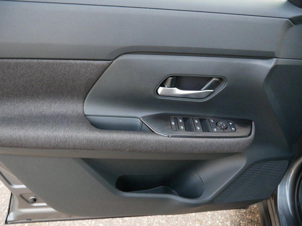 new 2025 Nissan Kicks car, priced at $22,287