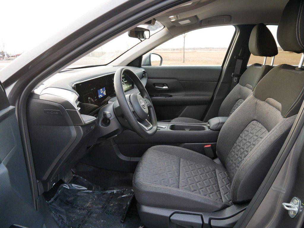 new 2025 Nissan Kicks car, priced at $22,287