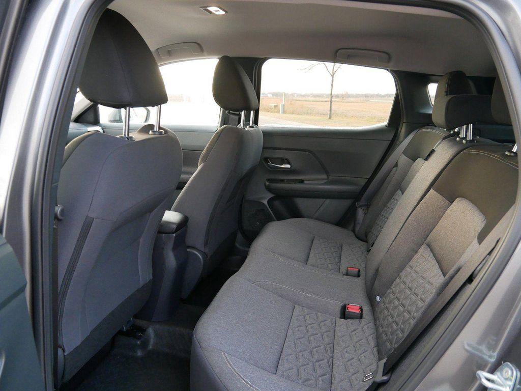 new 2025 Nissan Kicks car, priced at $22,287