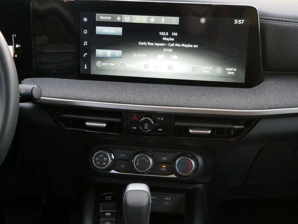 new 2025 Nissan Kicks car, priced at $22,287