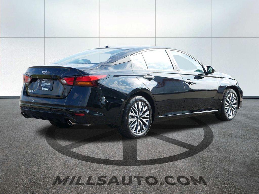 new 2025 Nissan Altima car, priced at $31,080