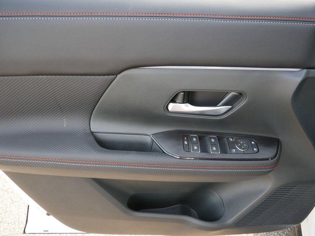 new 2025 Nissan Kicks car, priced at $24,944