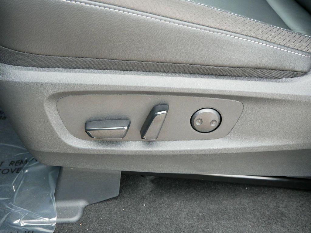 new 2025 Nissan Pathfinder car, priced at $39,412