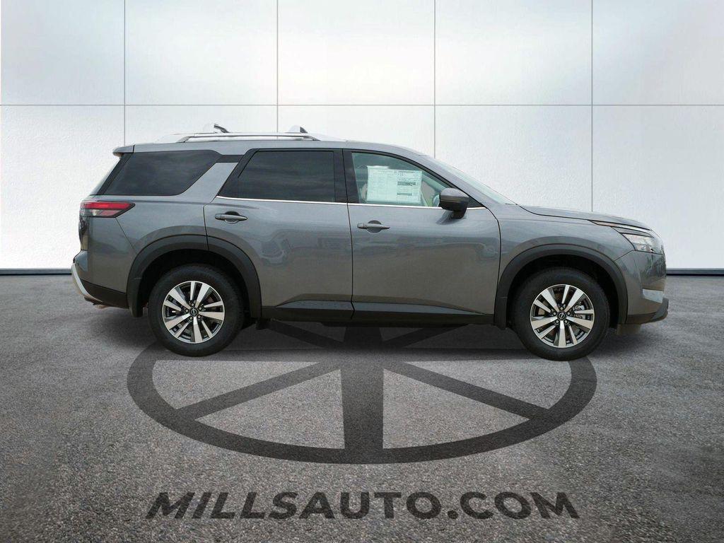 new 2025 Nissan Pathfinder car, priced at $39,412