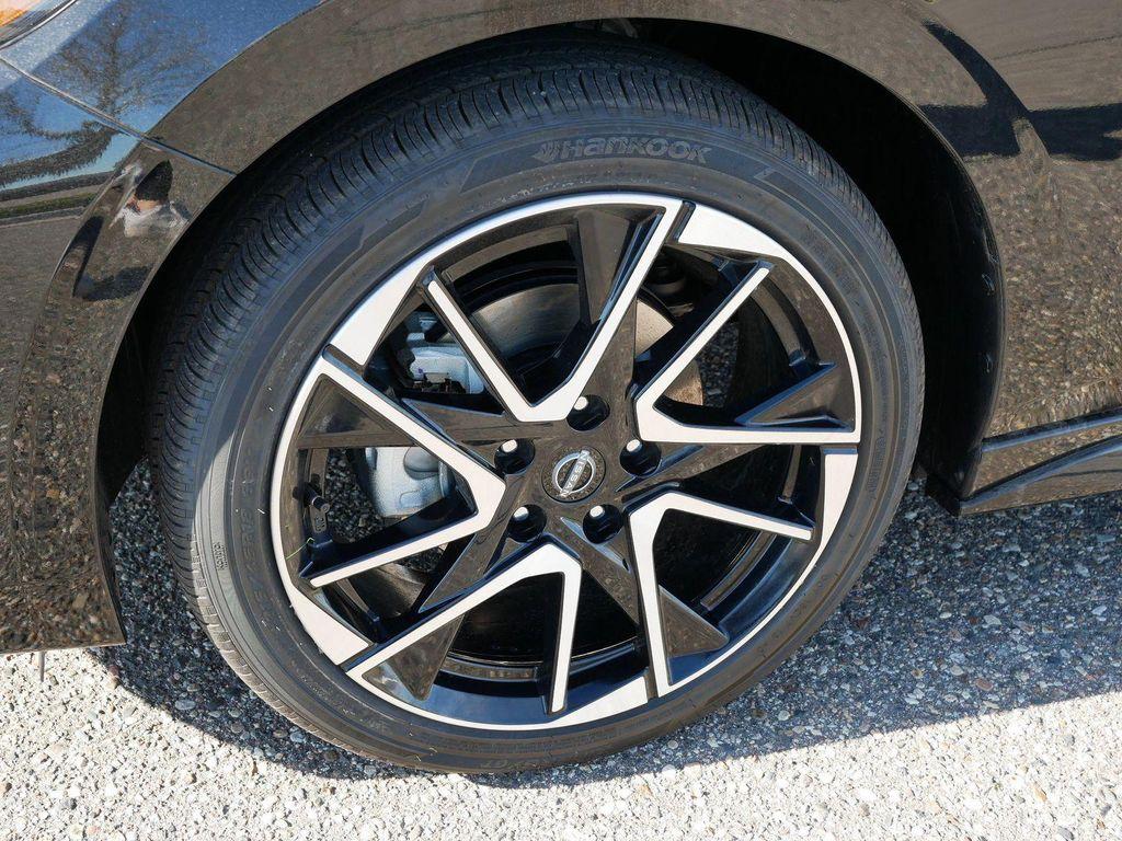 new 2025 Nissan Sentra car, priced at $27,713