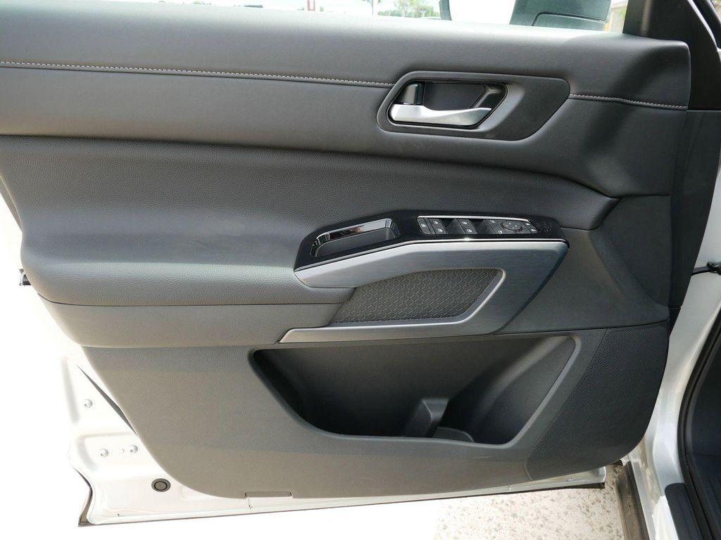 new 2025 Nissan Pathfinder car, priced at $40,899