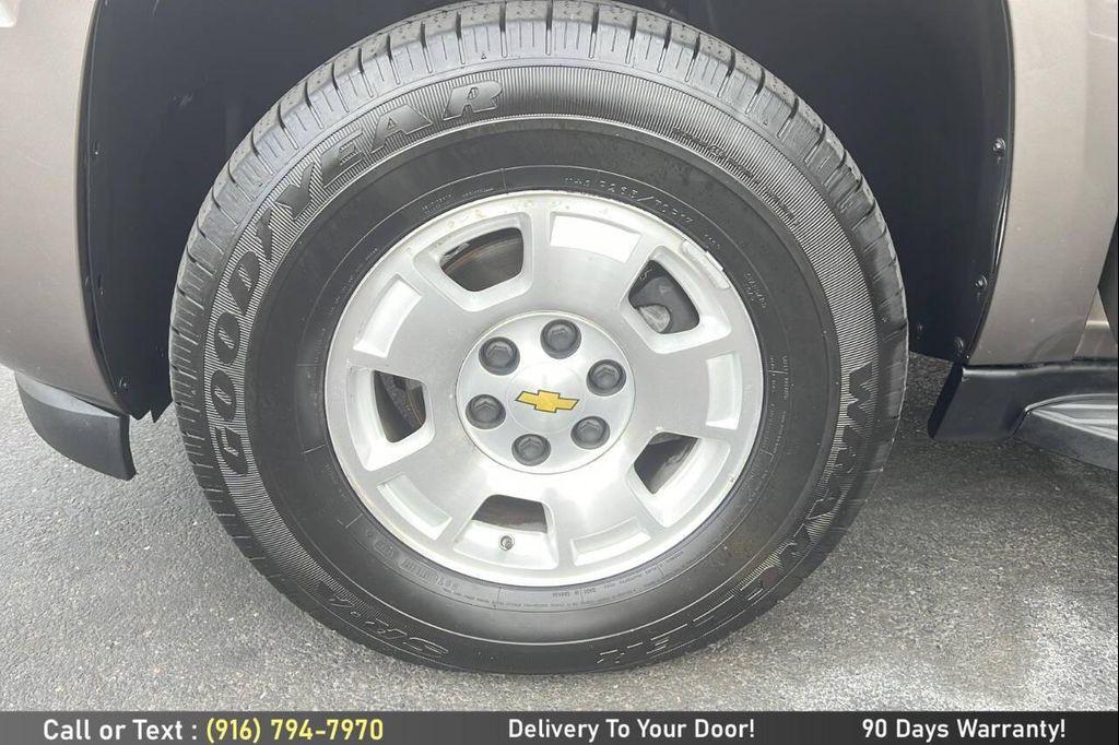 used 2012 Chevrolet Suburban car, priced at $9,999