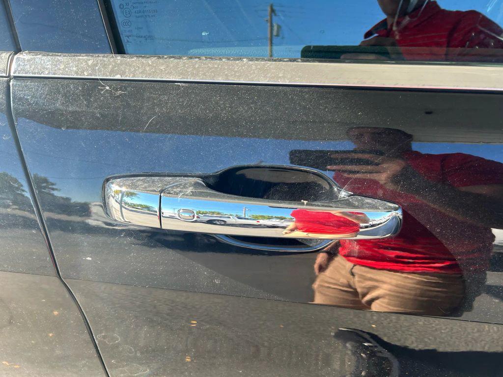 used 2020 Jeep Grand Cherokee car, priced at $19,995