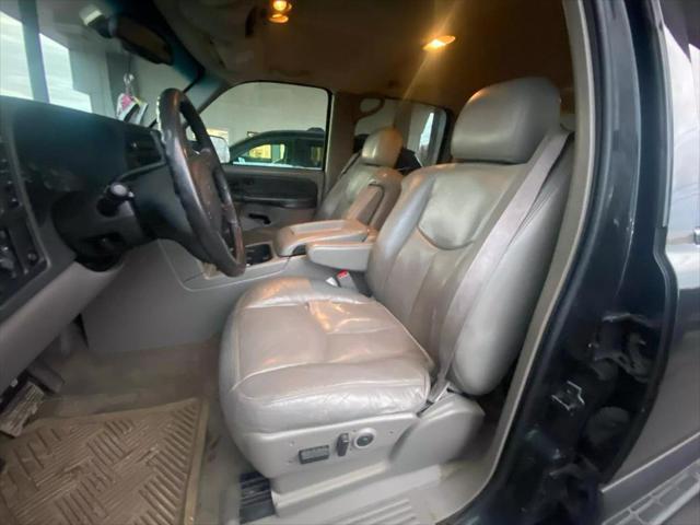 used 2003 Chevrolet Suburban car, priced at $7,995