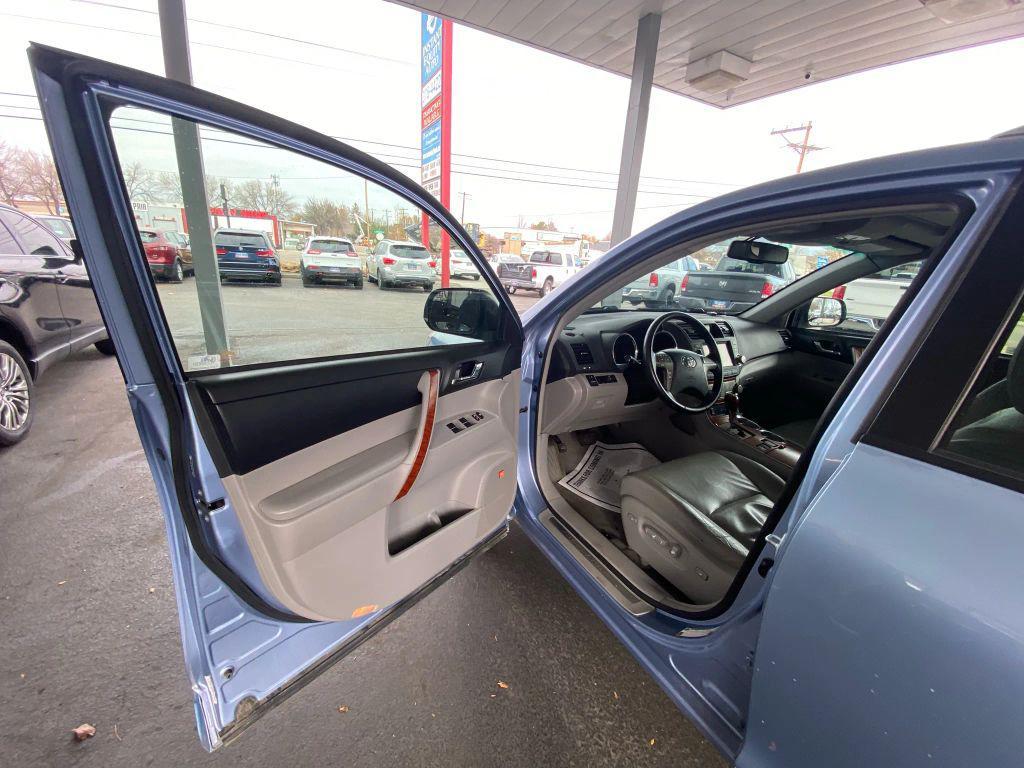 used 2010 Toyota Highlander car, priced at $11,495