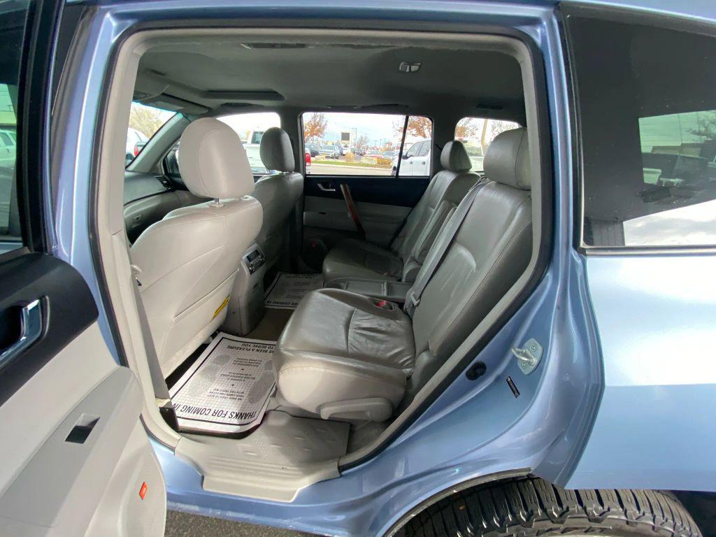 used 2010 Toyota Highlander car, priced at $11,495