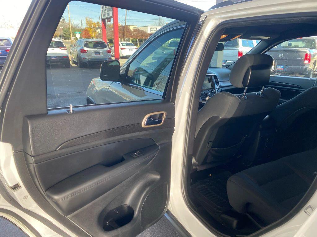 used 2015 Jeep Grand Cherokee car, priced at $9,995