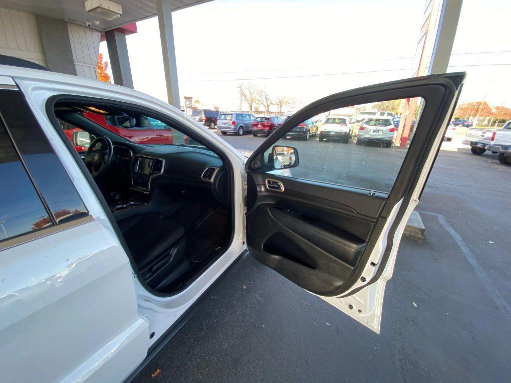 used 2015 Jeep Grand Cherokee car, priced at $9,995