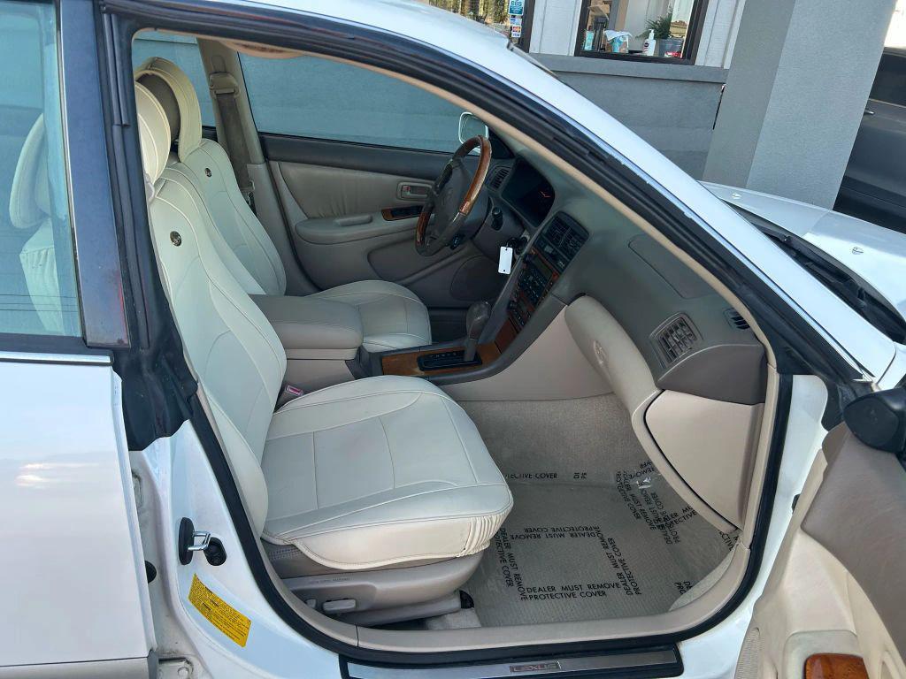 used 2000 Lexus ES 300 car, priced at $4,995