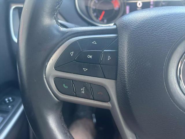 used 2020 Jeep Cherokee car, priced at $18,995
