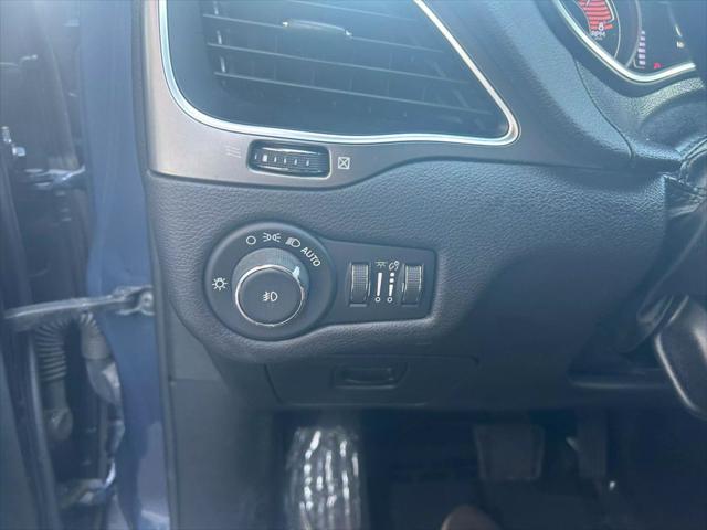 used 2020 Jeep Cherokee car, priced at $18,995