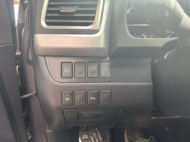 used 2019 Toyota Highlander Hybrid car, priced at $33,495