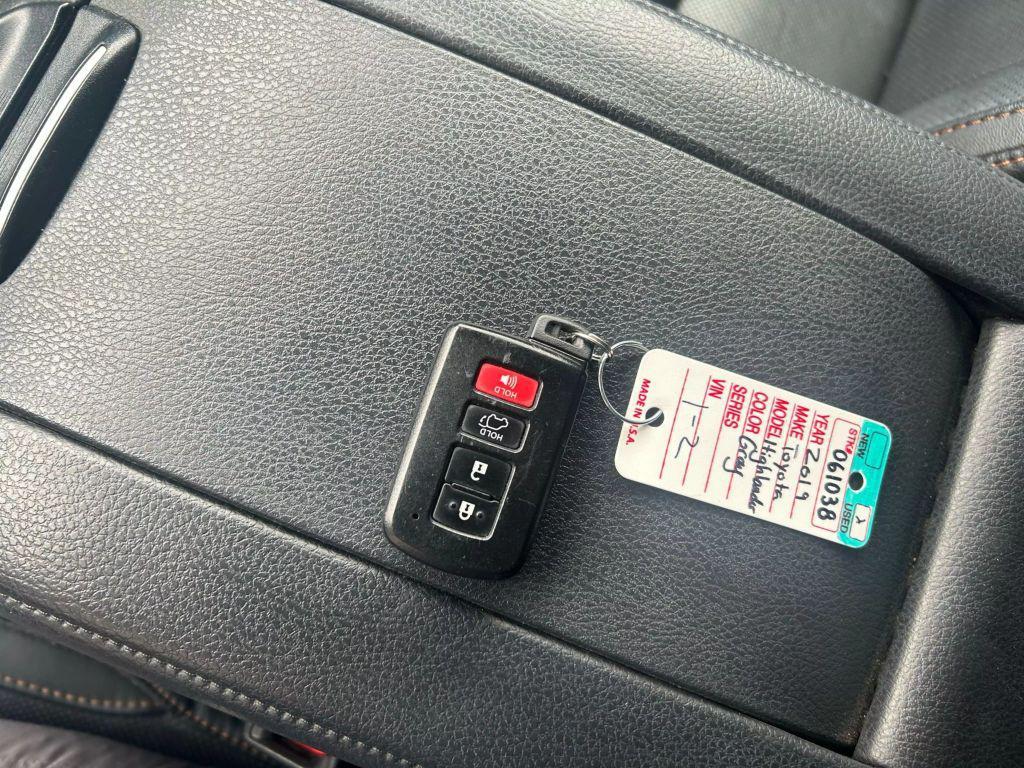 used 2019 Toyota Highlander Hybrid car, priced at $30,995