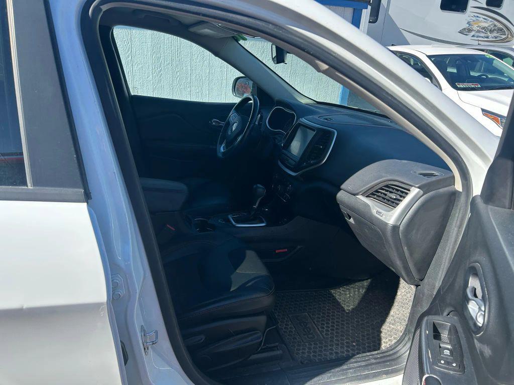 used 2016 Jeep Cherokee car, priced at $12,295