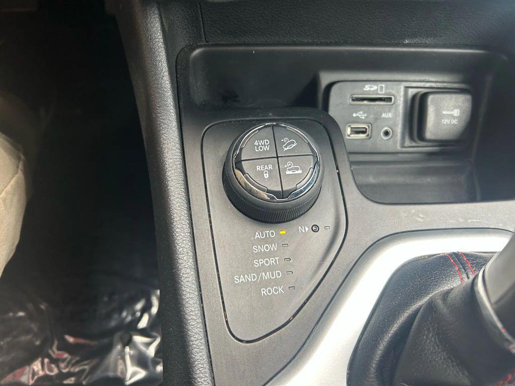 used 2016 Jeep Cherokee car, priced at $11,795