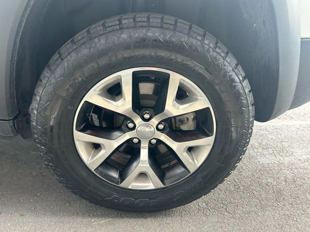 used 2016 Jeep Cherokee car, priced at $11,795