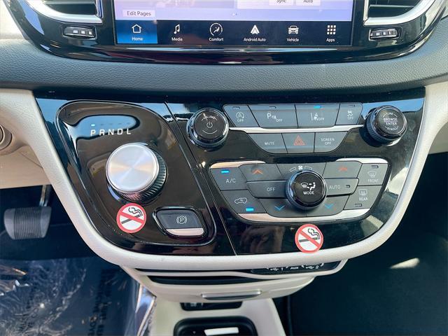 used 2024 Chrysler Pacifica car, priced at $31,000