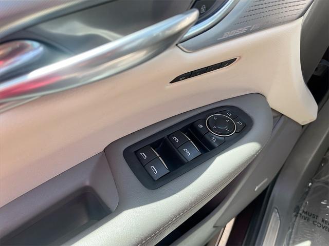 used 2022 Cadillac XT5 car, priced at $31,500
