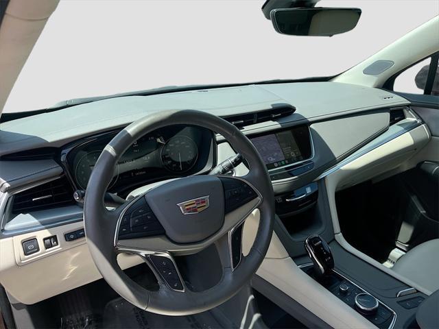 used 2022 Cadillac XT5 car, priced at $31,500