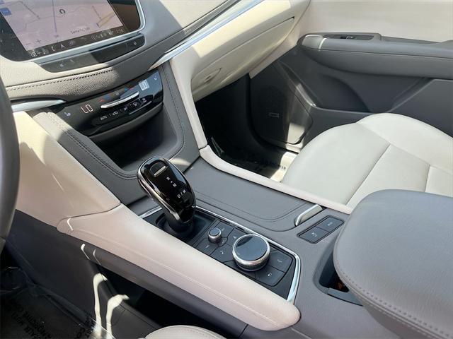 used 2022 Cadillac XT5 car, priced at $31,500