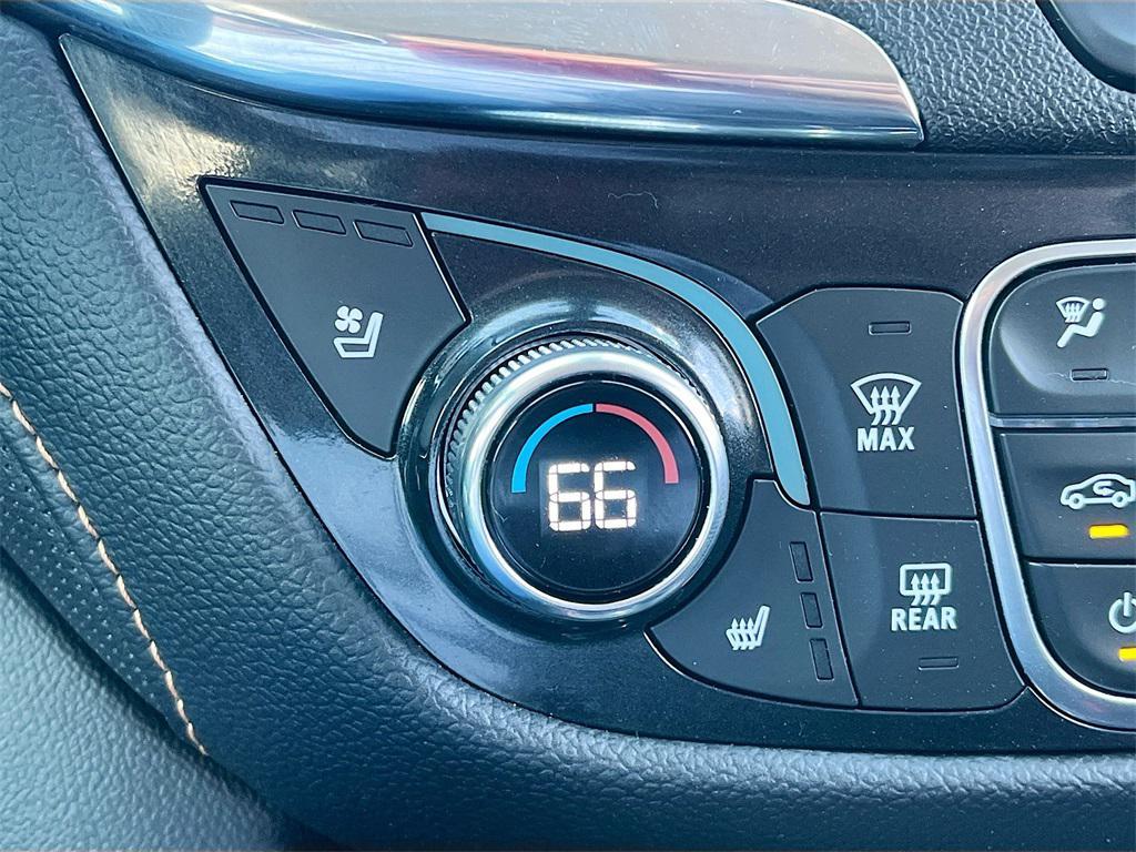 used 2023 Chevrolet Equinox car, priced at $21,300